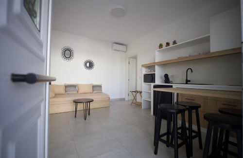 Kotinos Luxury Suites - Photo 2