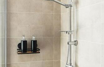 Three bedroom Central flat Near train station - Foto 10