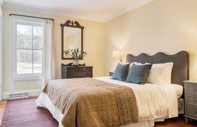 River House by Avantstay Historic & Secluded Estate on the Hudson River w/ Pool Sleeps 24! - Foto 40