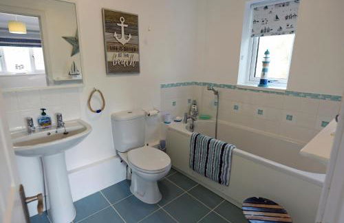 Valley Retreat - Peaceful Location, Walk to Beach, Parking - Photo 54