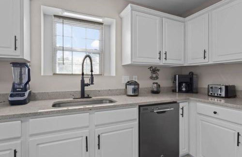 Comfortable 4BR Stay | Room for Everyone - Foto 27