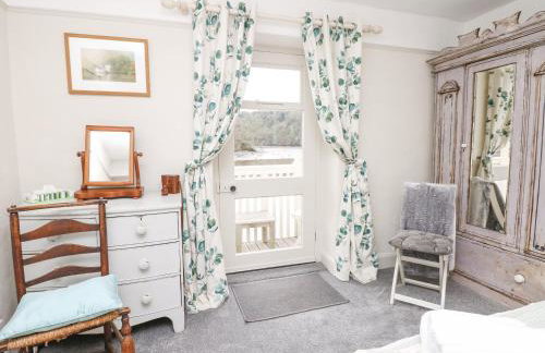 The Bathing House - Photo 11