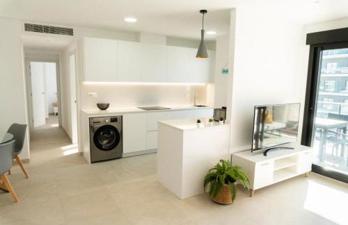 Apartamento nuevo junto al mar con plaza de garaje!! Perfecto para familias - Photo 13