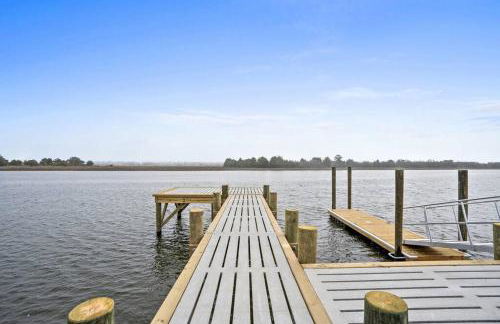 Dolphin Cove - Whole WATERFRONT House with Dock - Foto 10