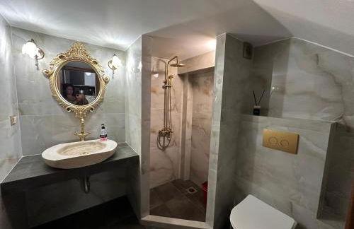 Blessings Apartment with Private Garden and Parking - Foto 26