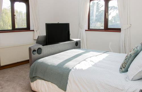 Court Farm - Photo 21