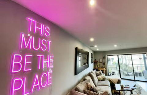 Waterfront Condo, 25ft from riverwalk, Pool & HotTub - Foto 23