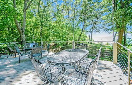 Jacobia Lakefront Retreat - Photo 21