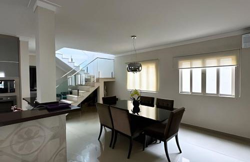 Portal da Olaria | Casa com piscina a 200m da praia - Foto 1