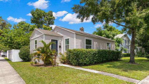 NEW SoHo Sanctuary - Gorgeous Apartment Steps to S Howard Ave with Fenced Yard - Foto 3