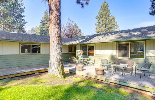 Ping-Pong and Private Hot Tub Family Cabin in Bend! - Foto 25