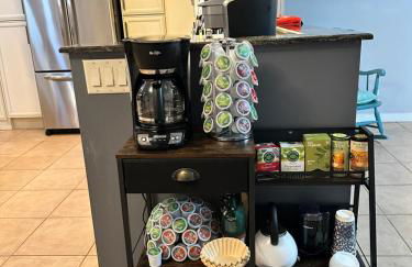 South Florida Spacious Oasis 4BR Retreat with 2 King Beds, Amazing Pool, near Beaches - Photo 35