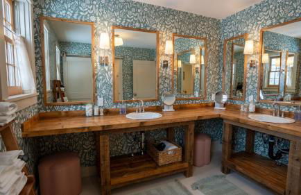 52-Acre Berkshires Farmhouse • Fire Pit Outdoor Dining Trails Copper Kettle Farm by AvantStay - Foto 35