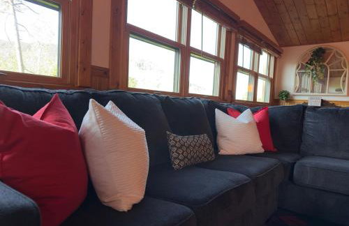 The Carriage House Walk to River Lake In Town - Foto 57