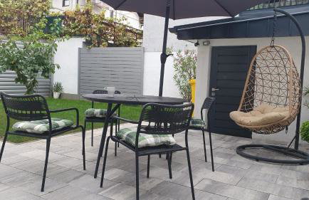 Cozy 2-bedroom house with parking slots - Photo 5