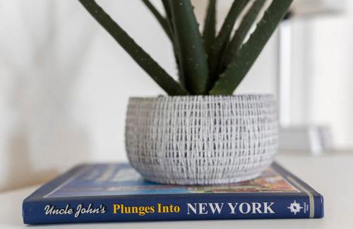 Chic 4BR Home Hot Tub Game Room - Foto 39