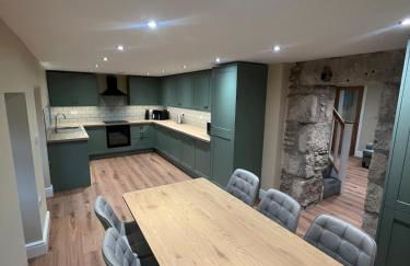 Cosy Cottage Hot Tub Sleeps 8 Log Fires - Foto 12