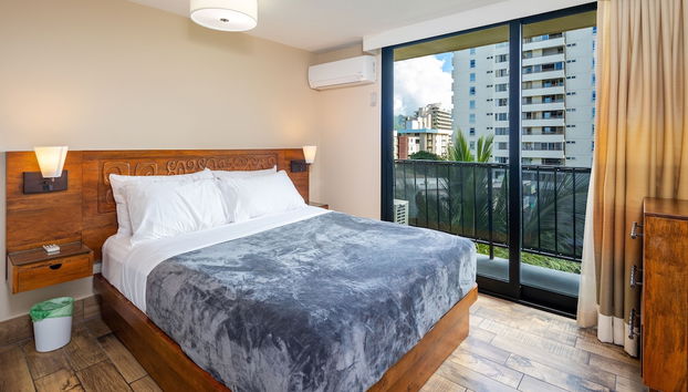 Gorgeous One Bedroom Bamboo Blocks from the Beach by RedAwning - Foto 2, Habitación