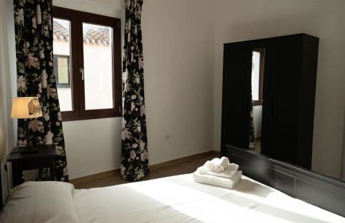 GuestHost - Comfy Two-Levels Apartment with Terrace! - Foto 21