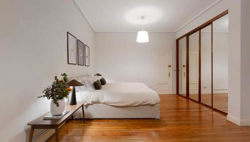 Amplio Apartamento en Casco Viejo - Corazón de Bilbao - Foto 3