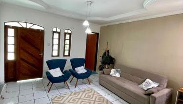 Linda casa no centro de Garanhuns - Foto 1