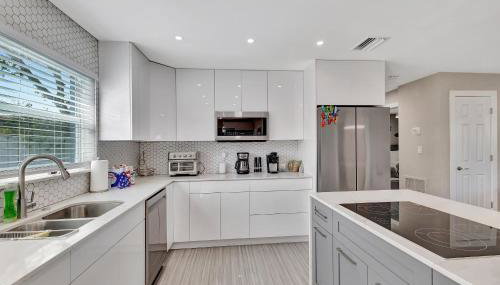 Sunshine Villa - with Private Pool - Foto 5