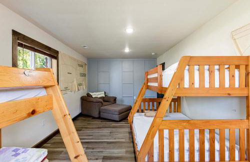 Lakefront Washington Home with Private Pool and Sauna - Foto 18