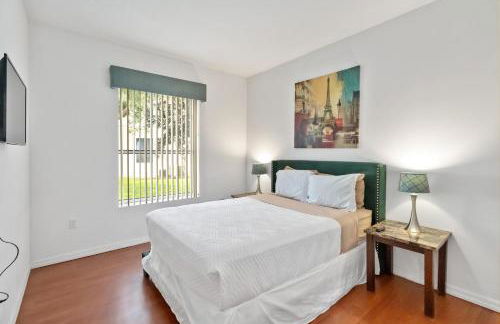 Huge Screened Patio That Overlooks Lake Buck, Near Famous Attractions!! - Foto 16