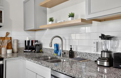 Stylish Home- Mins to St Josephs Hospital & DT - Foto 6