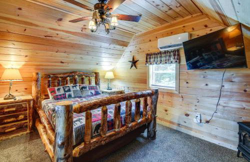 Sevierville Cabin with Wraparound Deck and Lake Access - Foto 19