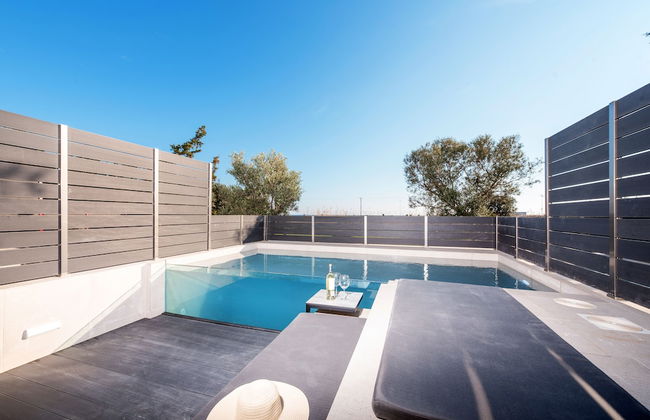 Serene seafront villas - Photo 42