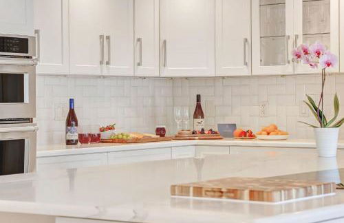 Solara: Waterfront Estate, Pool, Dock, Private Guest Suite - Foto 20