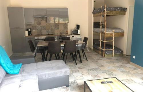 Chalet charmant à Clermont-Créans avec piscine partagée - Photo 4