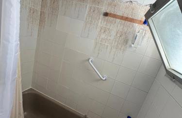 Benalbeach Beauty- Sunny studio with ocean views, balcony, and windows in every room - Foto 15