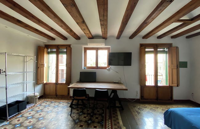 Lovely 2-bed Apartment in Barcelonas Best Location - Photo 24