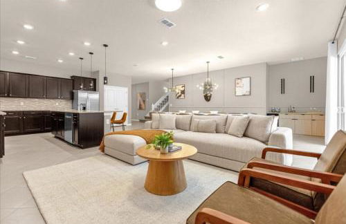 10 Bedrooms 8 Bathrooms Windsor Cay 16340 Sk - Foto 1