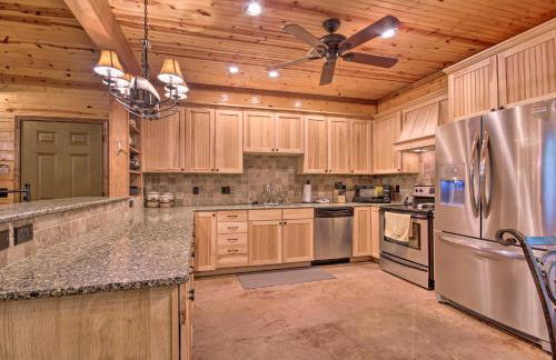 Spacious Family Home with Fire Pit by Norfork Lake! - Foto 7