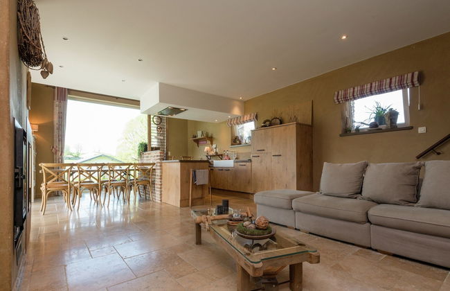 Bertrix Hot Tub & Garden Stay - Foto 10