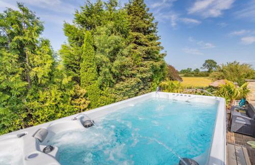 Caesars Lodge with Heated Swim Spa & Waterfall Gardens - Foto 1
