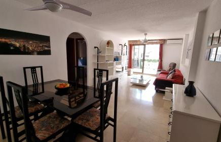 Ático con terraza y 2 habitaciones en casco antiguo - Foto 1