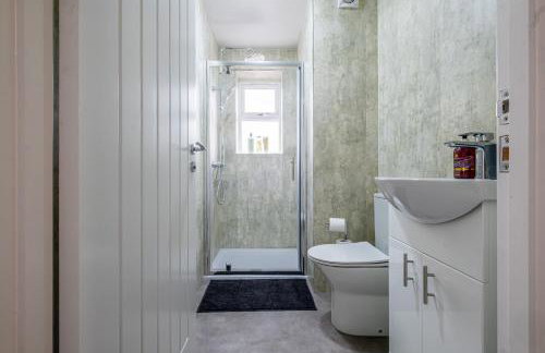 Riya Apartments - Modern & Spacious 6 bed 3 Bath House - Gateshead - Foto 28