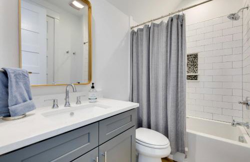 Coastal Waveland House half Block to Pub Beach - Foto 25