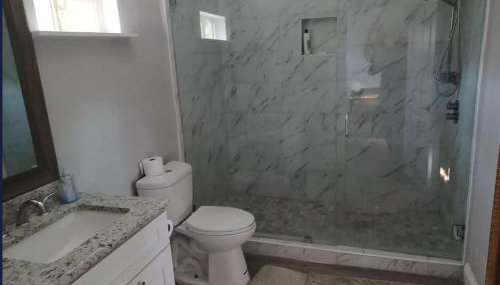 Adorable 2-bedroom guesthouse with patio - Foto 5, Shower