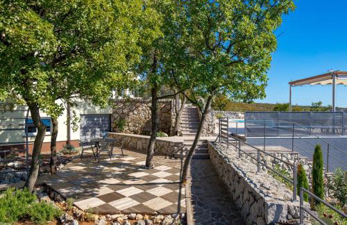 Luxury Villa Oštro with pool & Krk bridge view - Photo 78