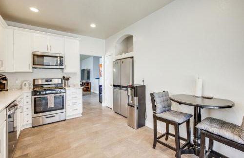 Desert Escape with Pool Oasis Near Golfing and Vegas! - Foto 8