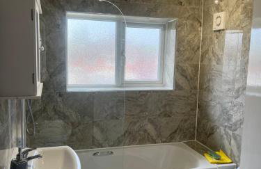 Five Oaks House- Entire 3 Bedroom House for Family & Contractors with up to 5 sleep- NO PARTIES ALLOWED - Foto 22