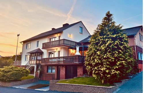 Großes Ferienhaus für 12 -17 Personen mit Whirlpool - Spielzimmer und Garten - Photo 39