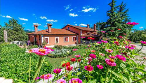 3 Bedroom Amazing Home In Jurdani - Foto 3