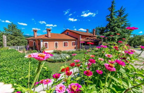 3 Bedroom Amazing Home In Jurdani - Photo 3