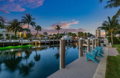 Seven Palms Waterfront- Private Dock, Heated Pool & Lanai -Walk to beach! by Maven Vacation Rentals - Foto 4